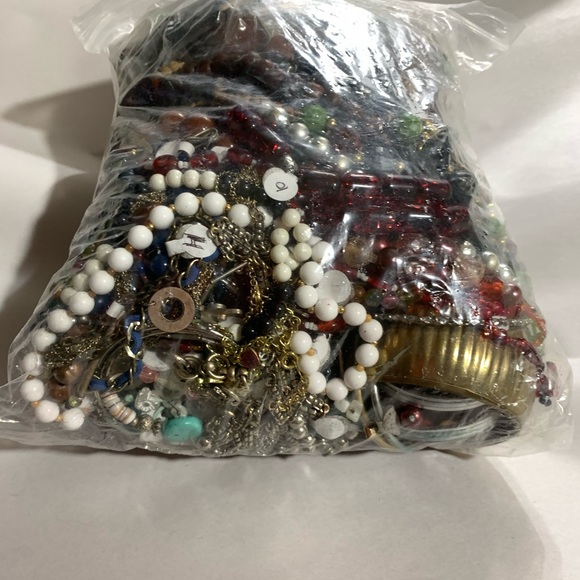 GRAB BAG #3 large bag of USED JEWELERY - Picture 4 of 8